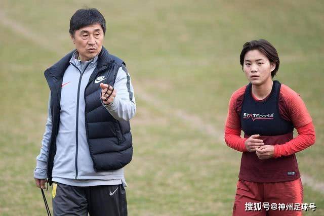 交管12123 App瘫痪，用户无法查阅电子驾照和缴费遇阻